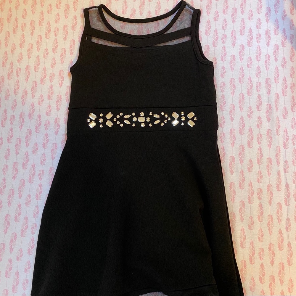 👗 Black dress